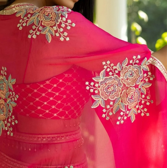 Fuschia pink palazzo set with bustier and floral motif cepe - Picture 3 of 6